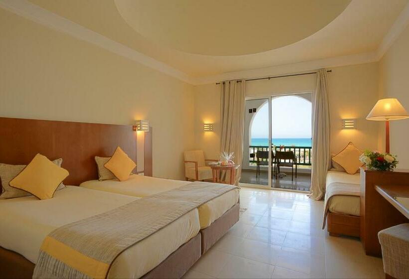 Номер Стандарт Трехместный, Vincci Helios Beach