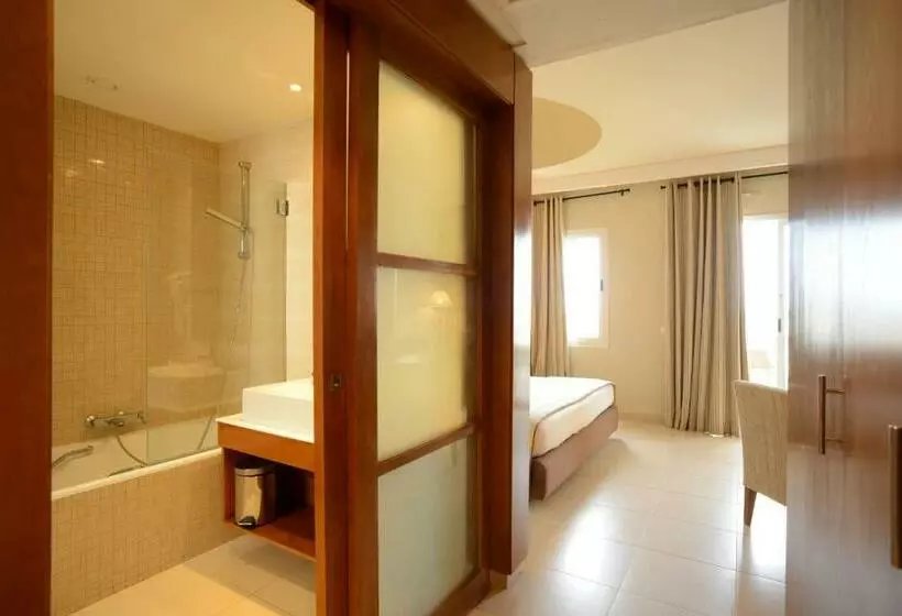 اتاق استاندارد سه نفره, Vincci Helios Beach