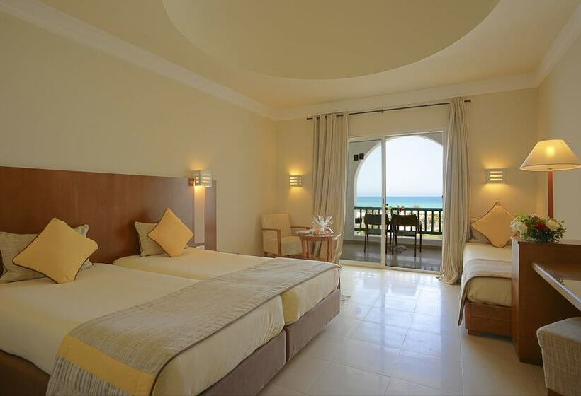 Номер Стандарт Трехместный, Vincci Helios Beach