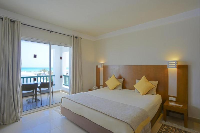 Полулюкс, Vincci Helios Beach