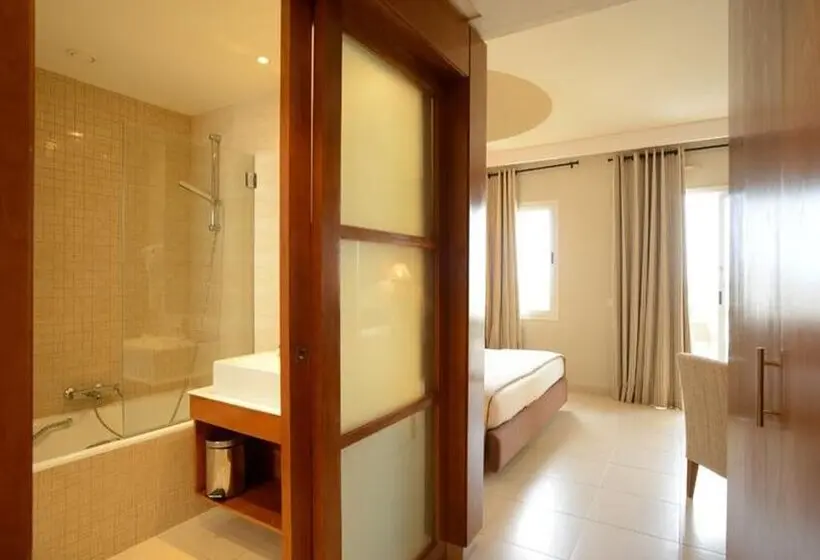 بانگلوی استاندارد, Vincci Helios Beach