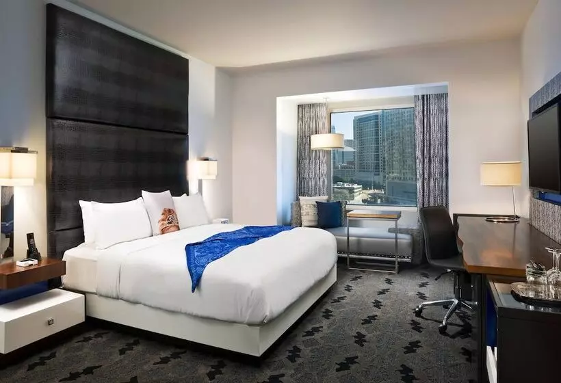 سوییت, W Dallas