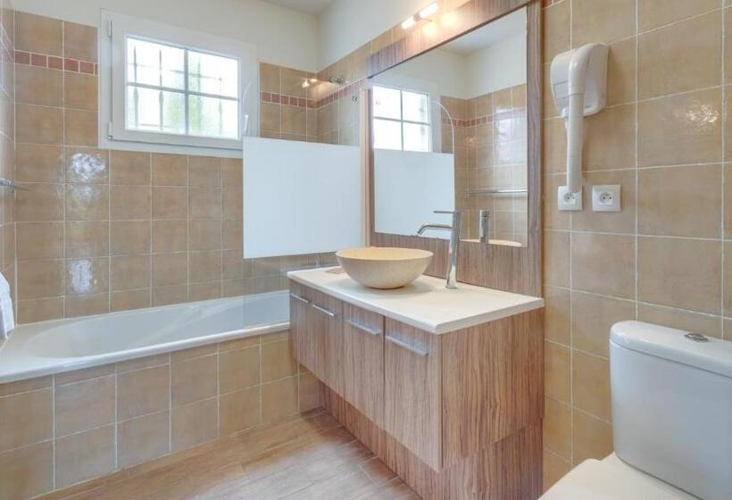 فيلا 3 غرف نوم مزودة بحمام سباحة, Vacanceole – Le Domaine De Camiole