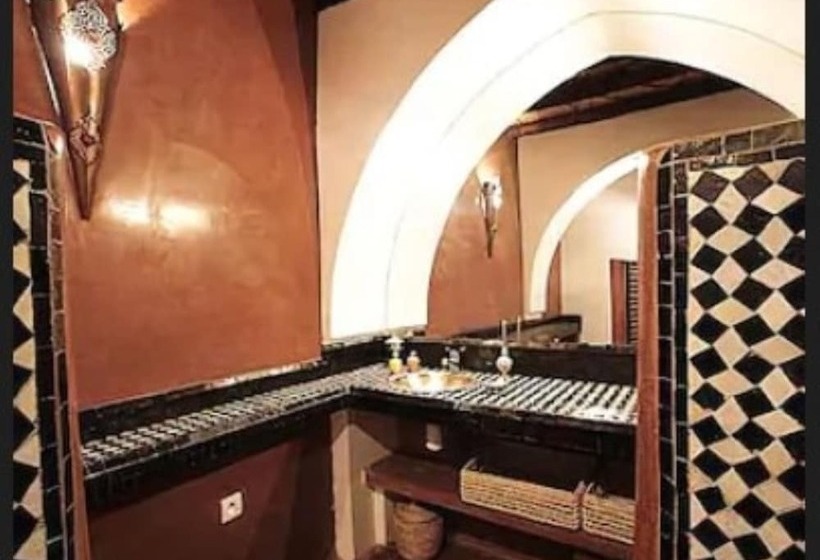 سوییت جونیور, Riad Moullaoud