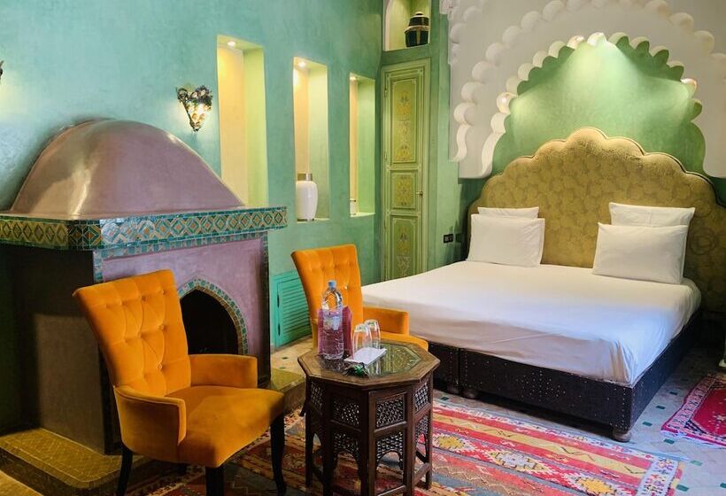 سوییت جونیور, Riad Moullaoud