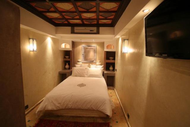 سوئیت با وان آب گرم, Riad Moullaoud