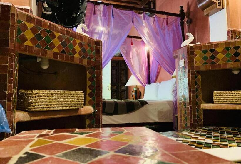 اتاق لوکس, Riad Moullaoud