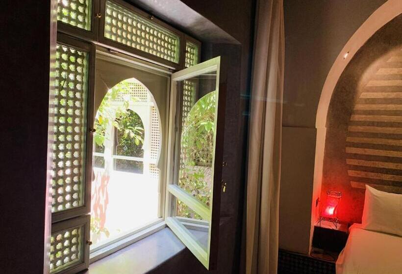 اتاق لوکس, Riad Moullaoud