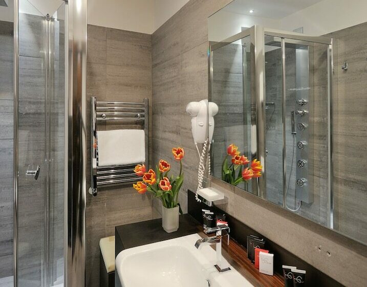 חדר סטנדרט לארבעה, Trevi Collection Hotel   Gruppo Trevi Hotels