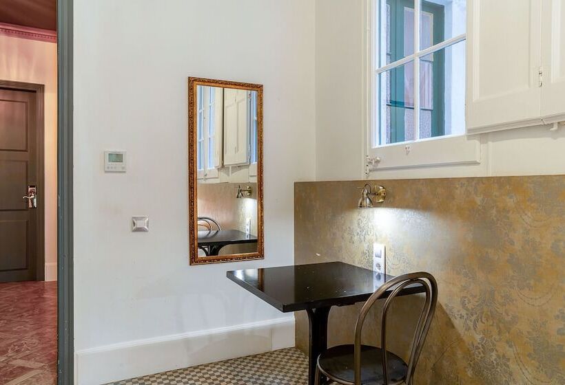 اتاق استاندارد یک نفره, Casa Gracia Barcelona   Hostel