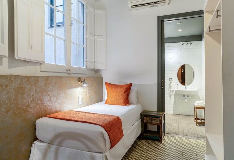 اتاق استاندارد یک نفره, Casa Gracia Barcelona   Hostel