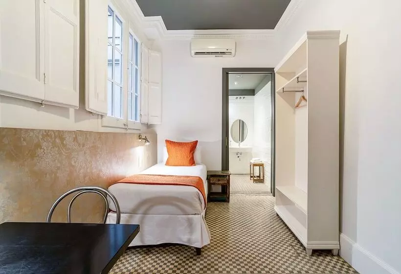 اتاق استاندارد یک نفره, Casa Gracia Barcelona   Hostel