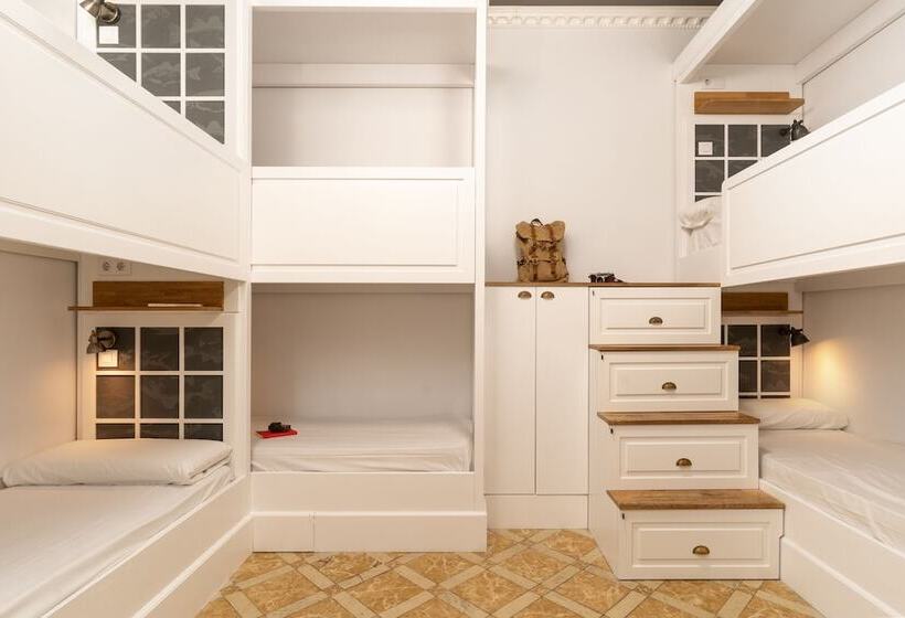 تختخواب در اتاق مشترک, Casa Gracia Barcelona   Hostel