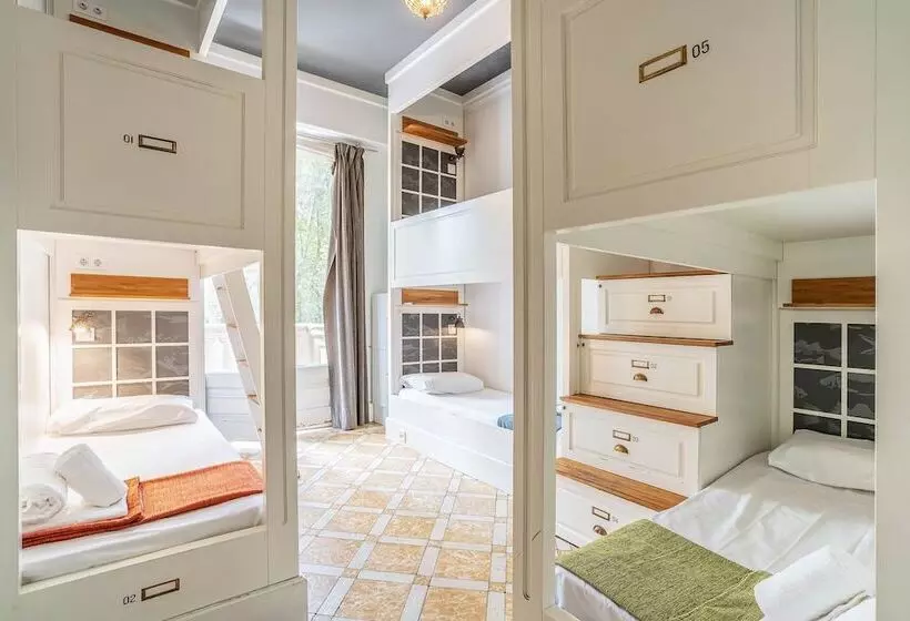 تختخواب در اتاق مشترک, Casa Gracia Barcelona   Hostel