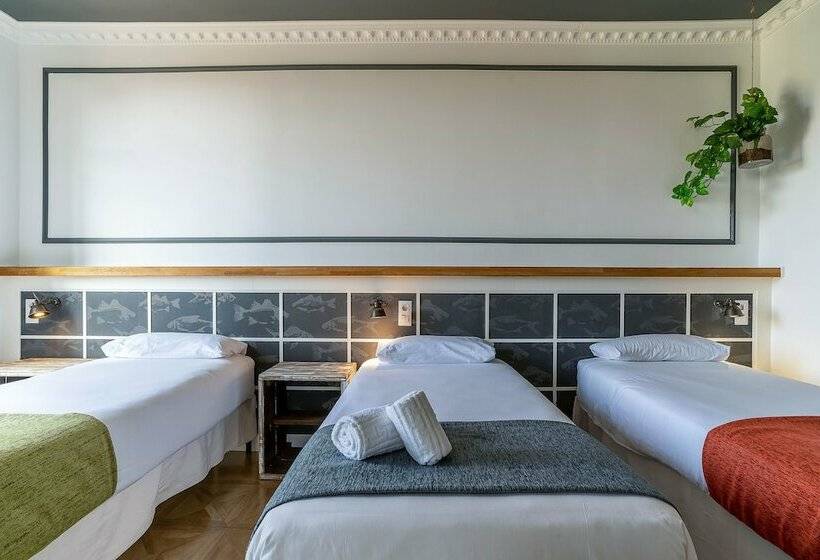 اتاق استاندارد سه نفره, Casa Gracia Barcelona   Hostel
