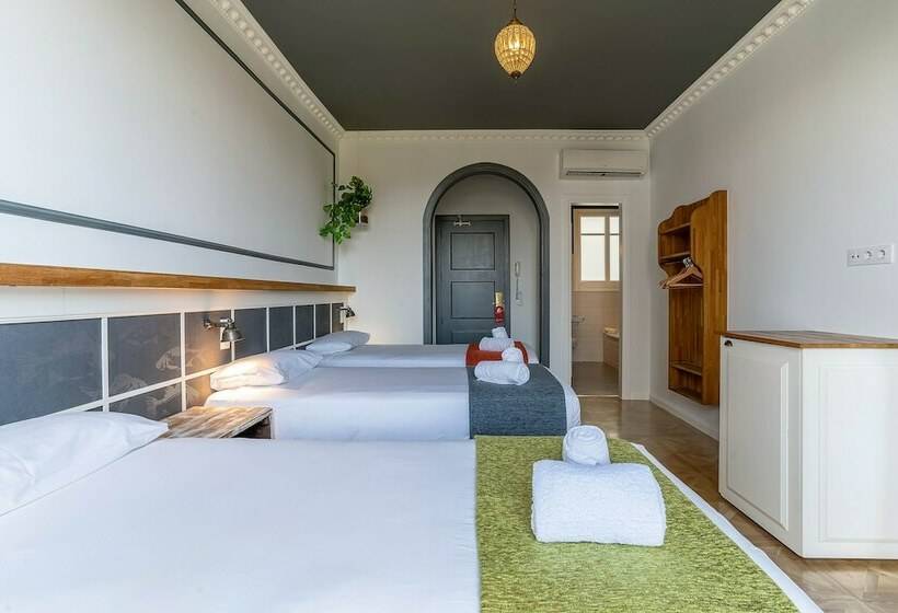 اتاق استاندارد سه نفره, Casa Gracia Barcelona   Hostel