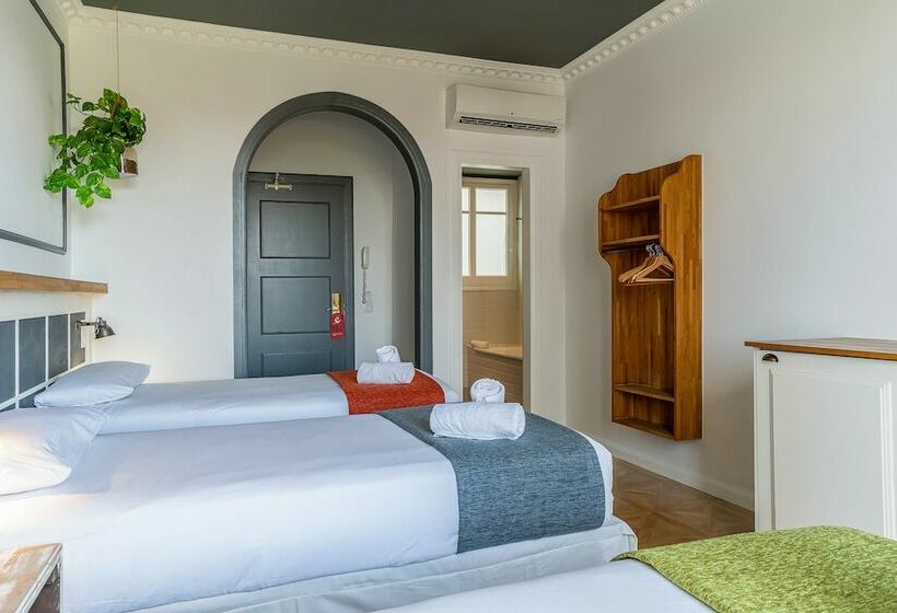 اتاق استاندارد سه نفره, Casa Gracia Barcelona   Hostel