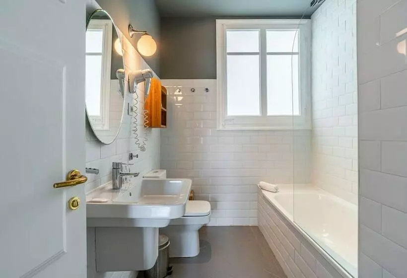 اتاق استاندارد سه نفره, Casa Gracia Barcelona   Hostel