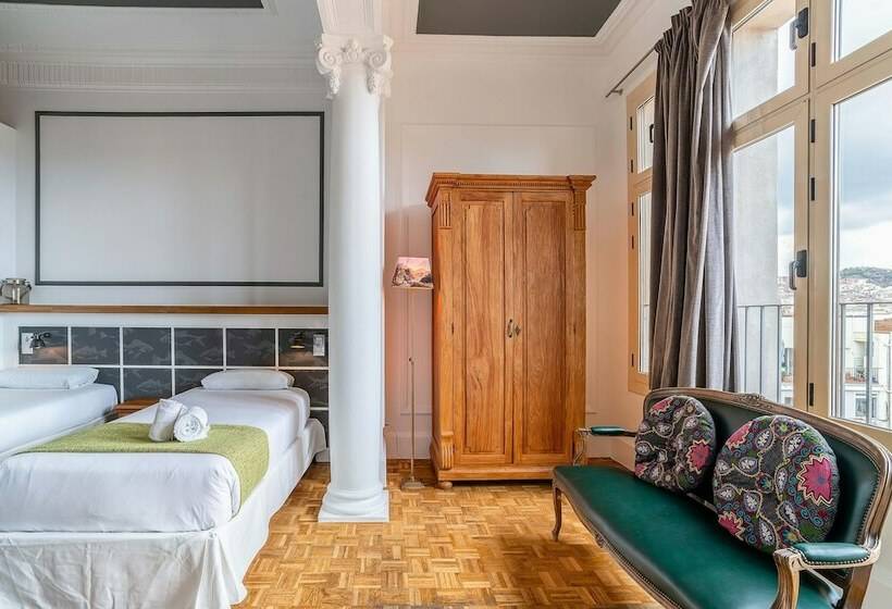 Четырехместный Номер Стандарт, Casa Gracia Barcelona   Hostel