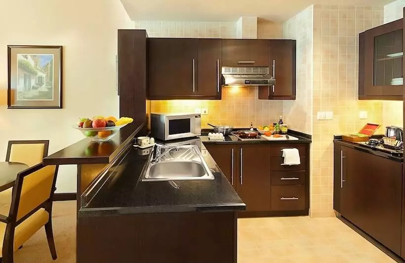 プレミアムスイート, Al Manzel Hotel Apartments