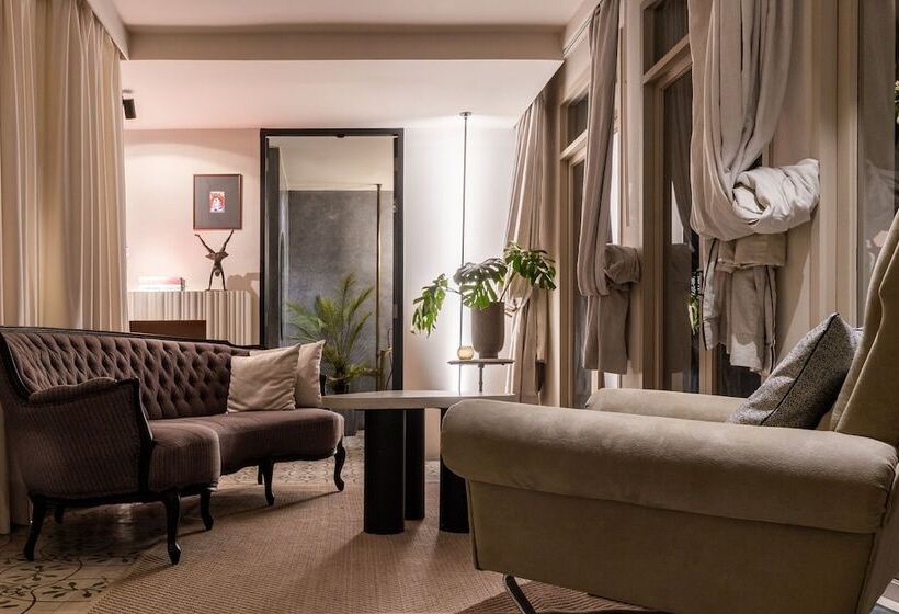 جناح, B House Samui