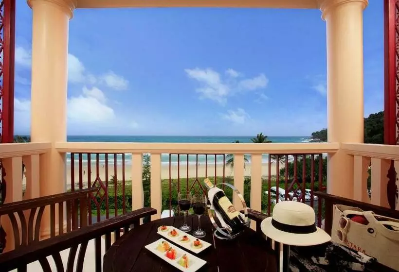 キングサイズベッドのデラックスルーム, Centara Grand Beach Resort Phuket   Sha Plus