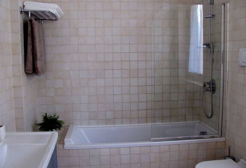 可观山景的小型套房, Dei Congressi