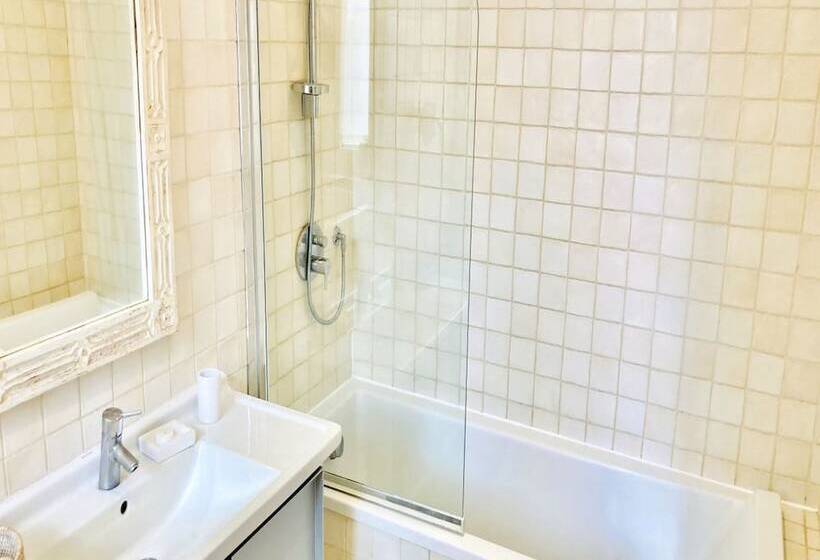 可观山景的小型套房, Dei Congressi