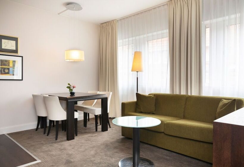 جناح جونيور, Elite Plaza Hotel Malmö