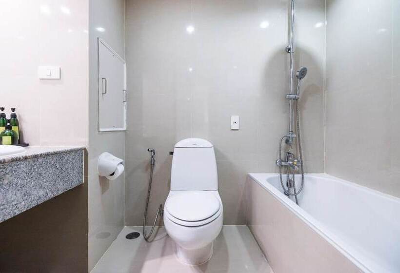 سوییت لوکس, Evergreen Place Siam By Uhg