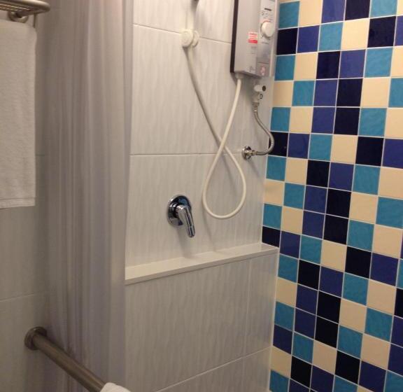 Quarto Deluxe, Grand Tower Inn Sathorn
