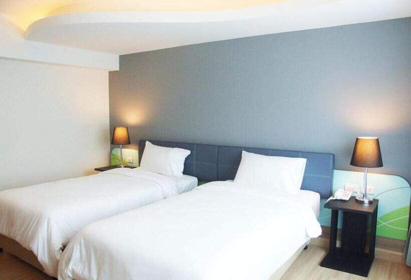 Номер Deluxe, Grand Tower Inn Sathorn