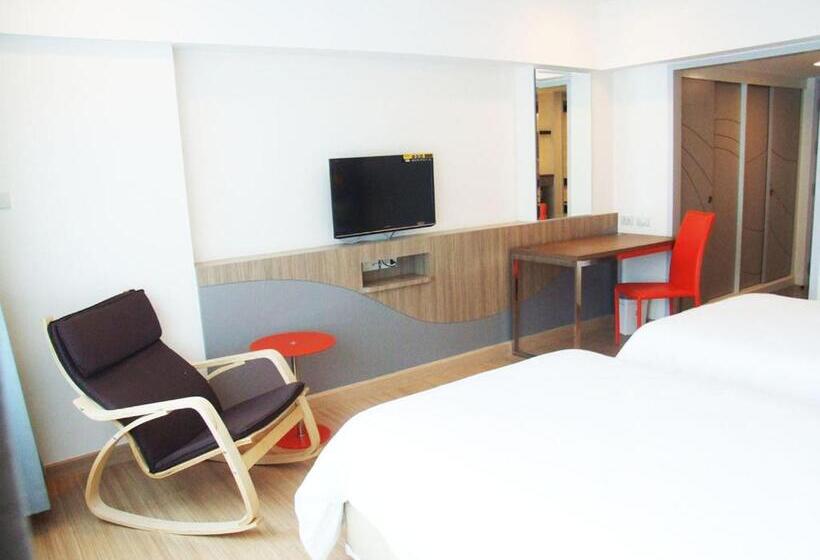 Quarto Deluxe, Grand Tower Inn Sathorn