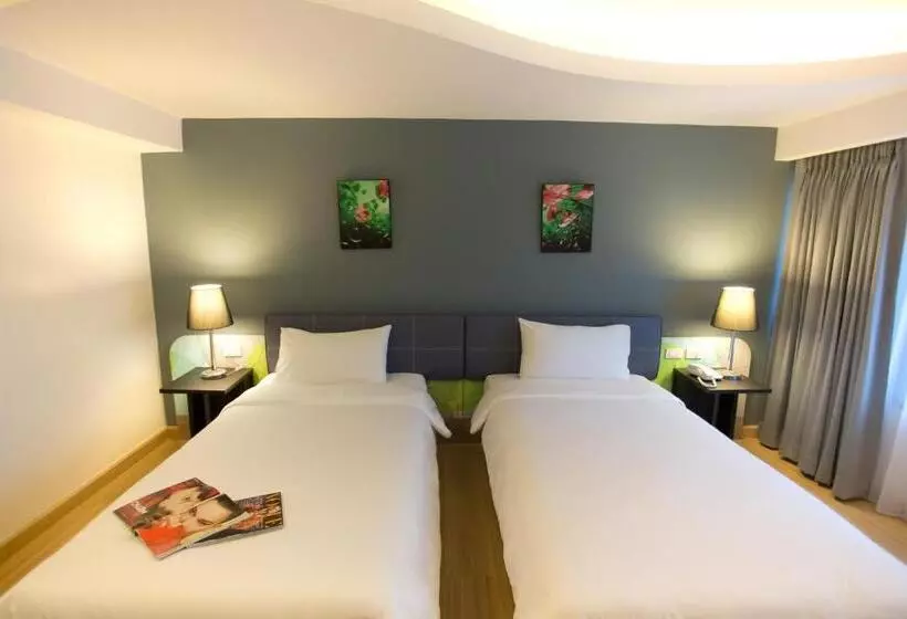 اتاق لوکس سه تخته, Grand Tower Inn Sathorn