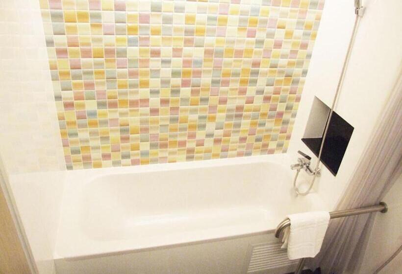 Трехместный Президентский, Grand Tower Inn Sathorn