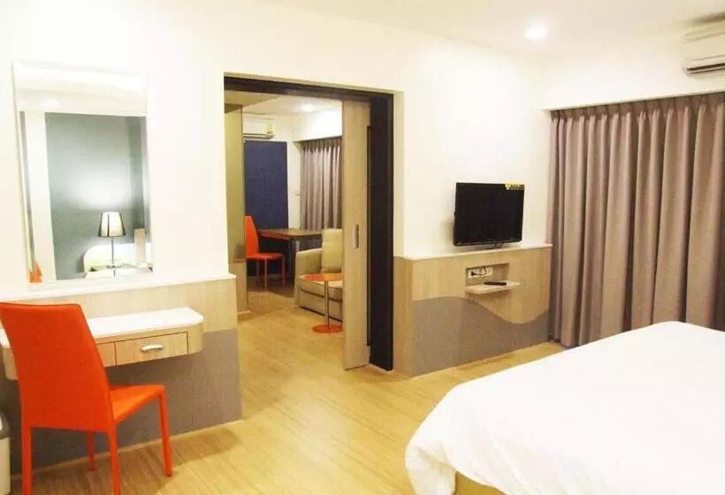 اتاق اجرایی سه نفره, Grand Tower Inn Sathorn