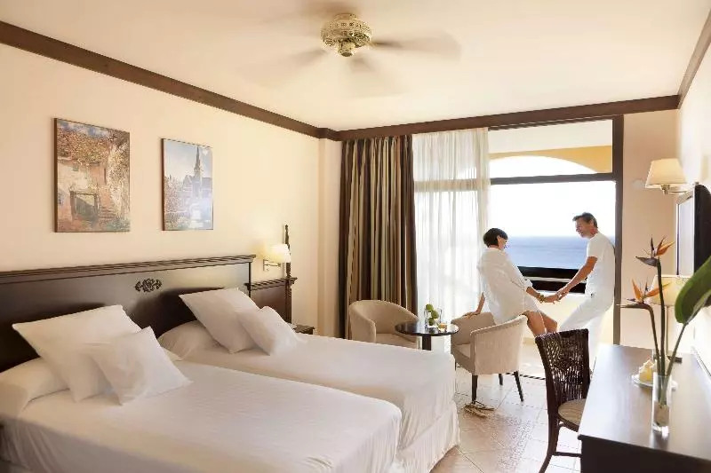 اتاق لوکس با چشم‌انداز دریا, Occidental Jandia Royal Level - Adults Only