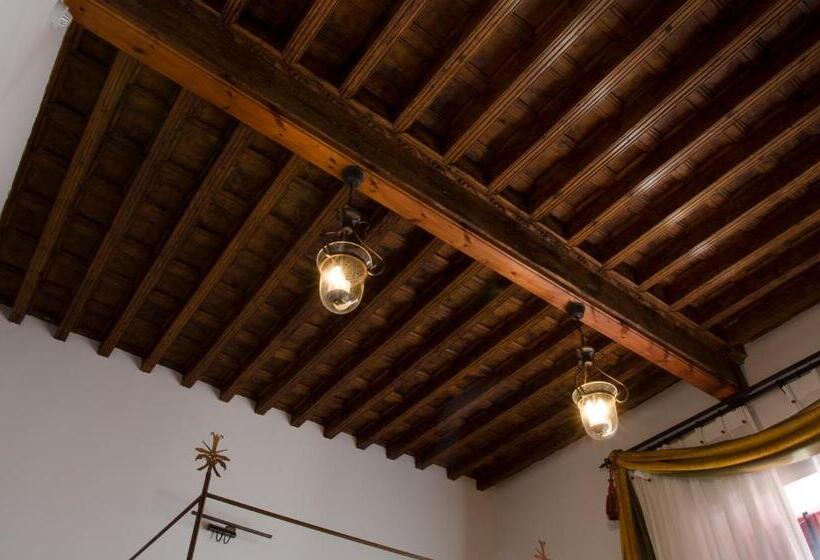 Habitación Familiar, Palacio Rejadorada