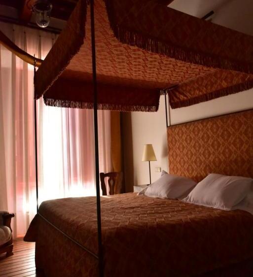 ロマンチックな部屋, Palacio Rejadorada