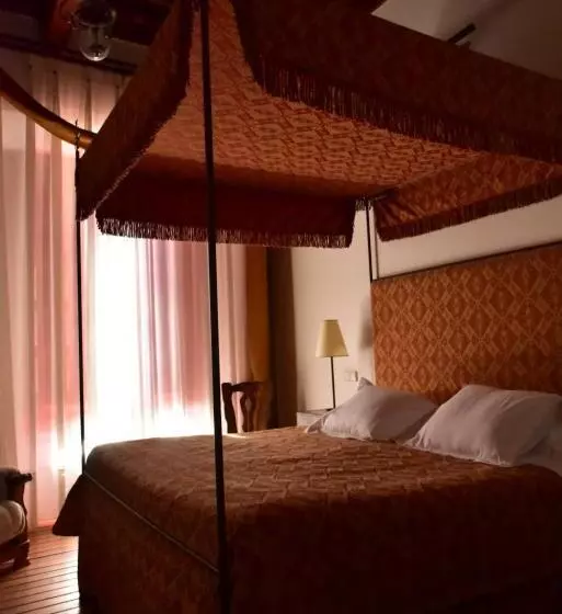 ロマンチックな部屋, Palacio Rejadorada