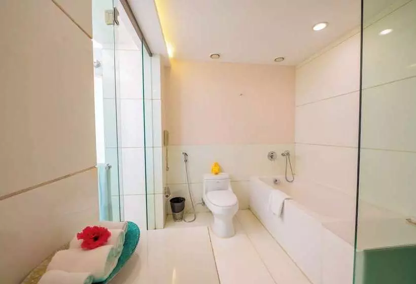 プレジデントスイートルーム, O Hotel Goa, Candolim Beach
