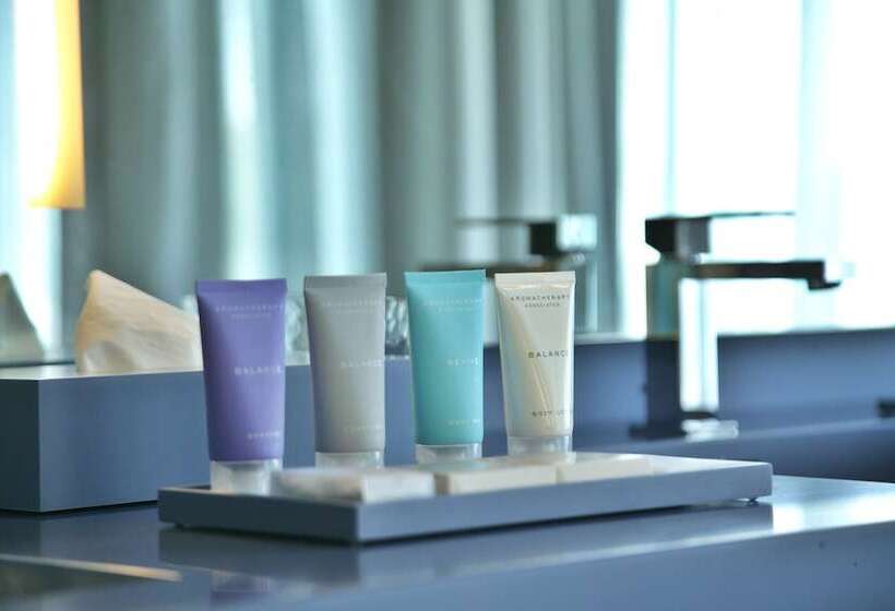 高级大房间, The Oitavos