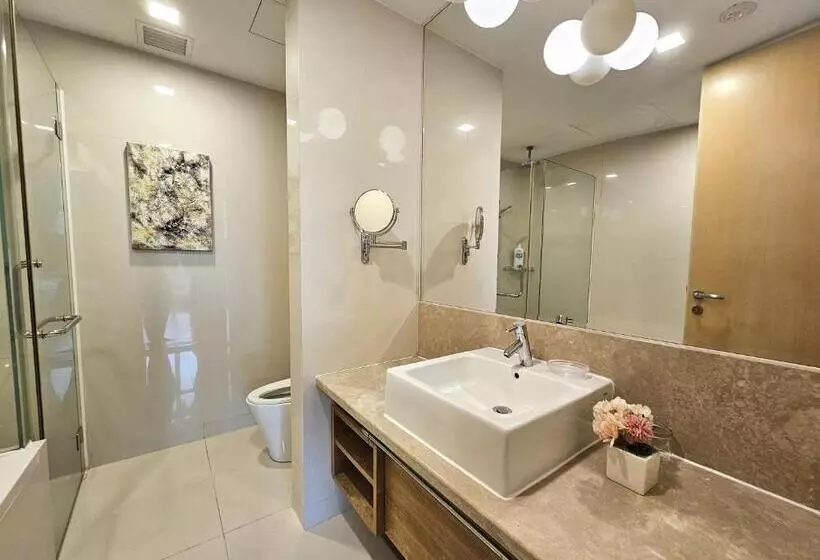Deluxe Suite King Bed, Cormar Suites Serviced Apartment