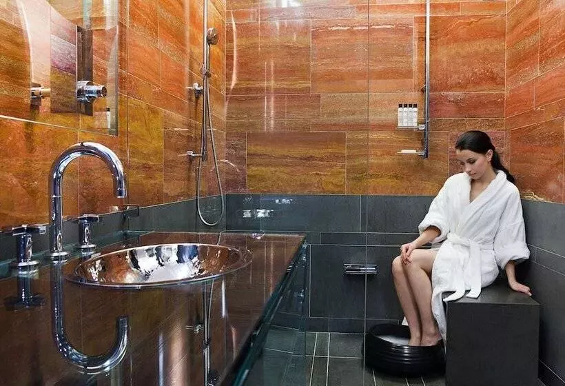 سوئیت با چشم‌انداز, Andaz 5th Avenue, By Hyatt