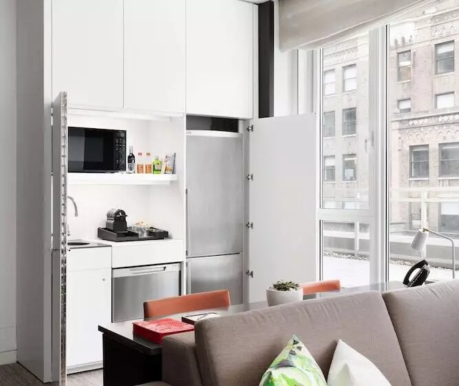 سوئیت با چشم‌انداز, Andaz 5th Avenue, By Hyatt