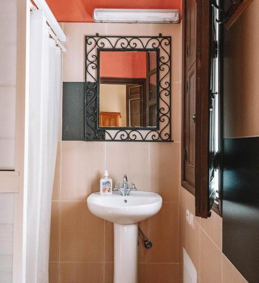 تختخواب در اتاق مشترک, Equity Point Marrakech