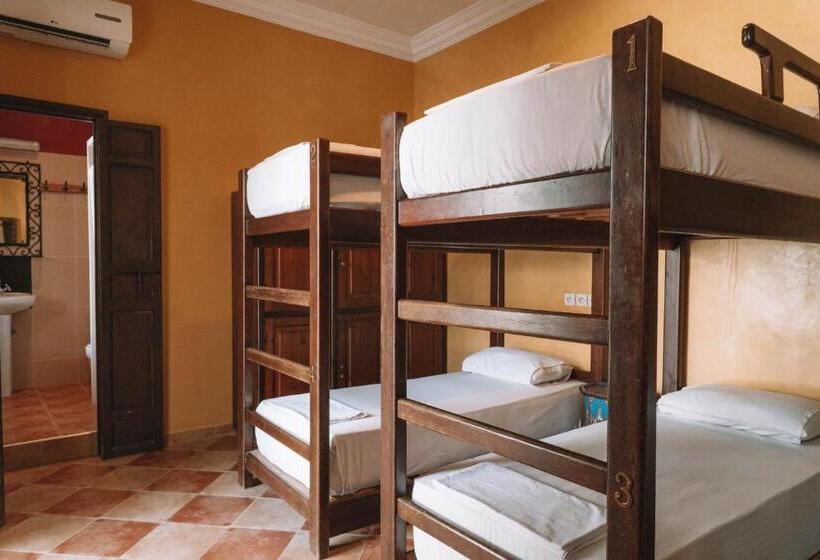 تختخواب در اتاق مشترک, Equity Point Marrakech