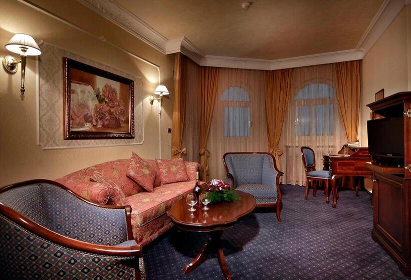 סוויטה, Festa Winter Palace