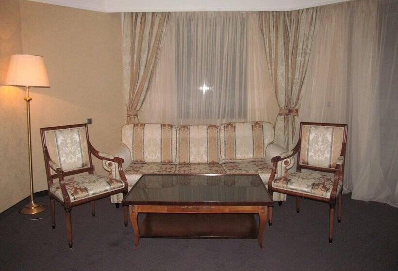 סוויטת ג'וניור, Festa Winter Palace