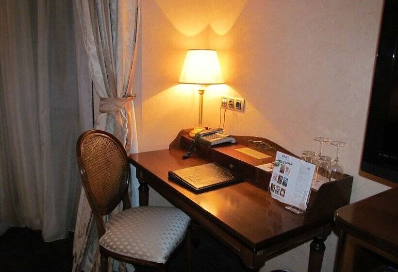 סוויטת ג'וניור, Festa Winter Palace